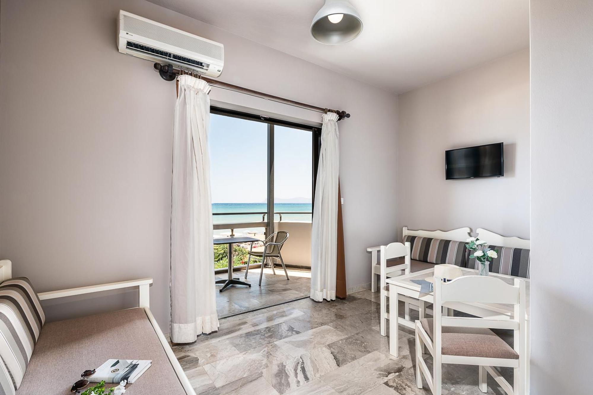 Lia Beachfront Apartments Stalós Eksteriør bilde