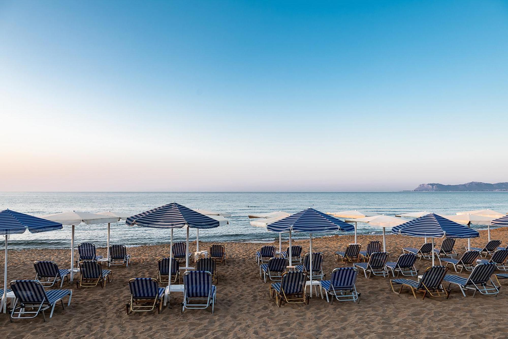 Lia Beachfront Apartments Stalós Eksteriør bilde