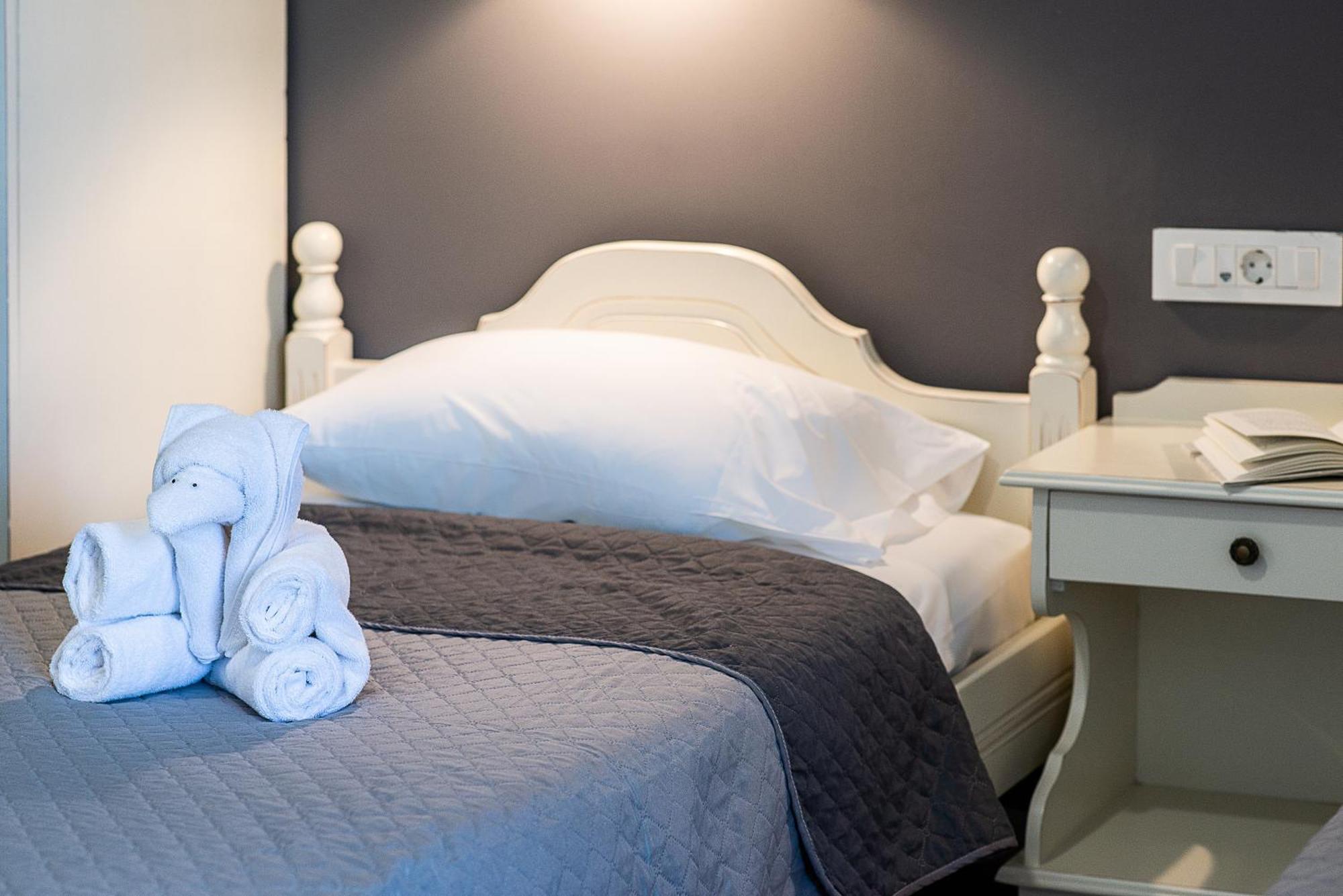 Lia Beachfront Apartments Stalós Eksteriør bilde