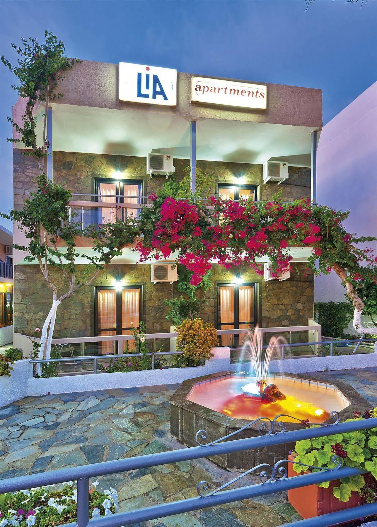 Lia Beachfront Apartments Stalós Eksteriør bilde